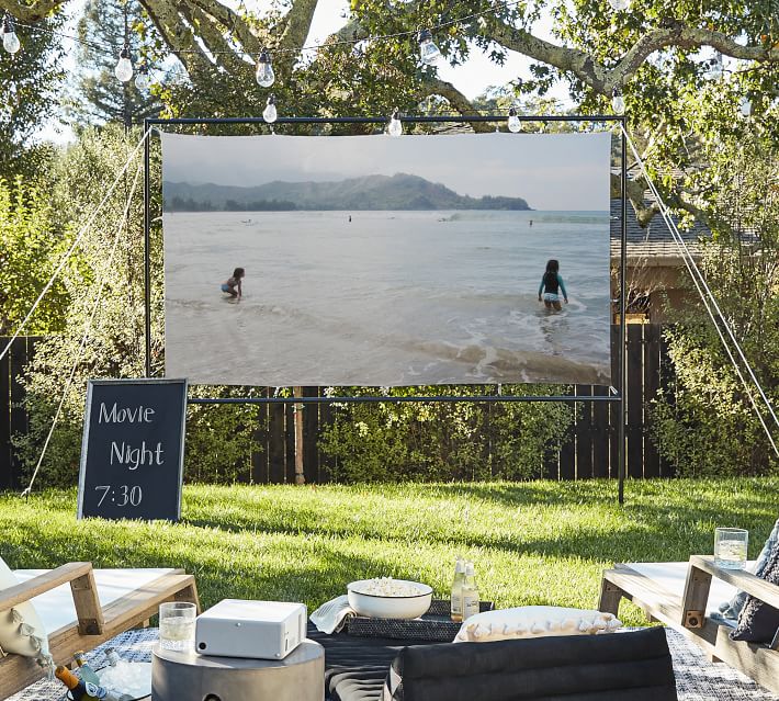 Outdoor Projector Screen Materials: Which One Is Right for You?插图